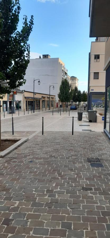 Apartmán Studio Hyper Centre Avec Balcon Châteauroux Exteriér fotografie